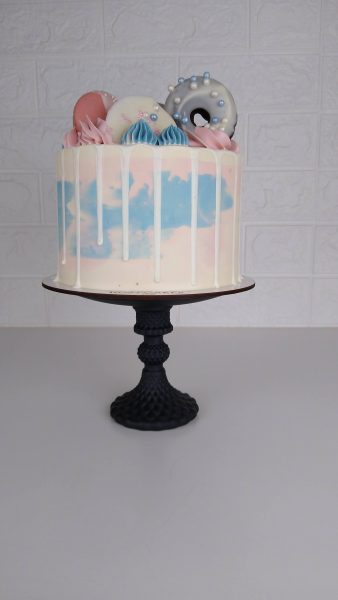 Rosy Cakes | Buttercream vs fondant: ¿qué tipo de tarta elegir para tu celebración? Tartas Personalizadas Dulces y Donuts