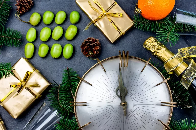 Rosy Cakes | Uvas de la Suerte, Discover one of the Traditions in Spain