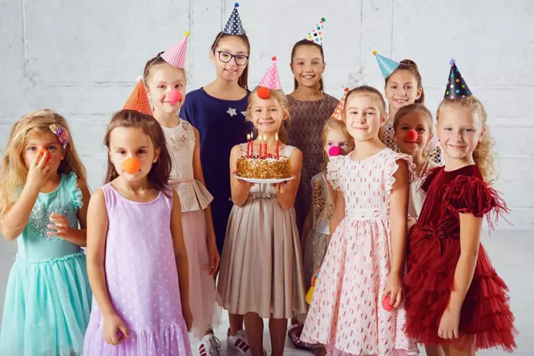 Rosy Cakes | What is the origin of cakes? Origin and Traditions