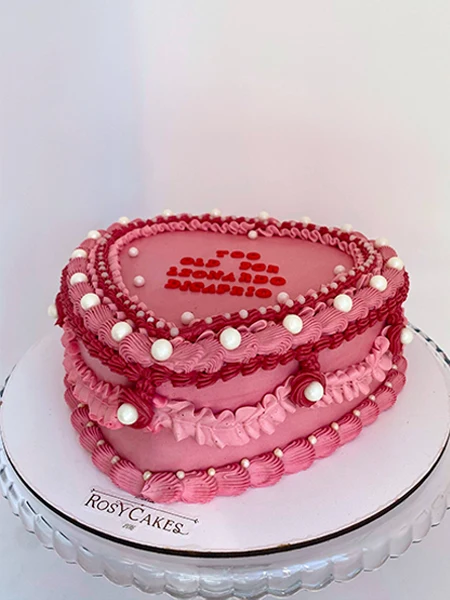 Tarta Corazón Vintage “Too Old for Leonardo DiCaprio”