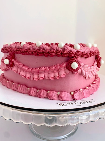 Tarta Corazón Vintage “Too Old for Leonardo DiCaprio”