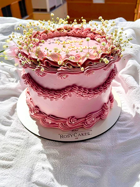 Tarta Vintage Encanto Rosa con Buttercream y Flores