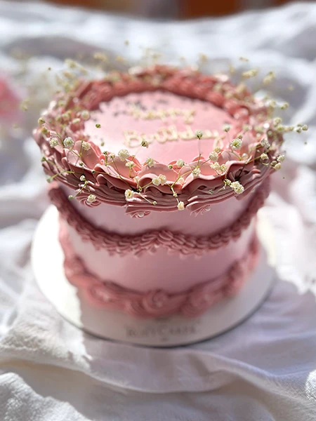 Tarta Vintage Encanto Rosa con Buttercream y Flores