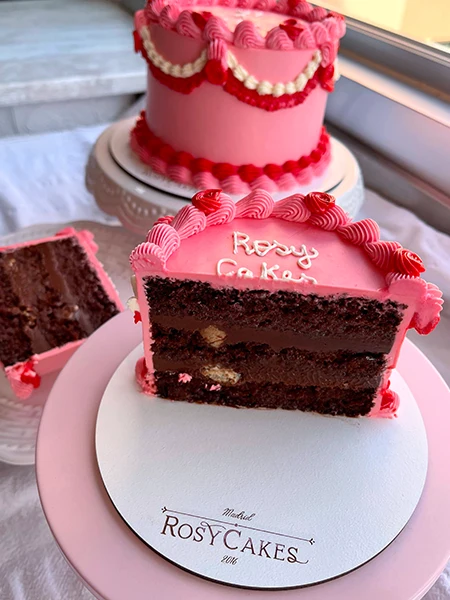 Tarta Vintage con Texto Personalizada y Montaje – Detalles Únicos en Cada Bocado